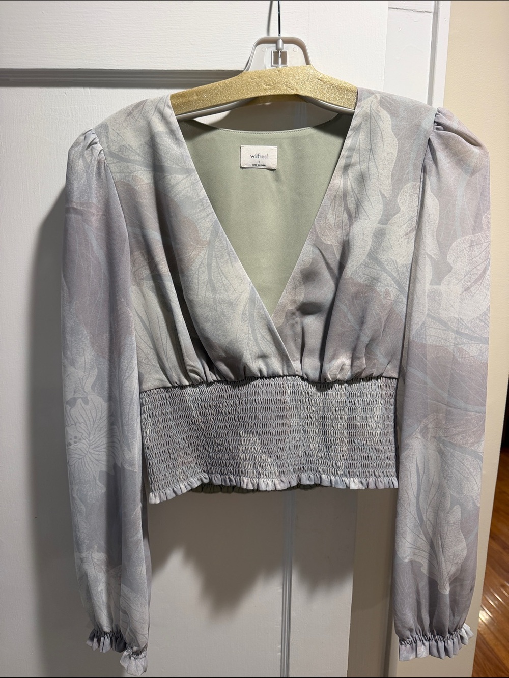 Wilfred Light Gray Floral Smocked-Waist V-Neck Long Sleeve Blouse
